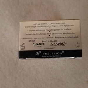 CHANEL Makeup - Chanel Essential Regenerating Cream CHANEL Makeup - Chanel Essential Regenerating Cream